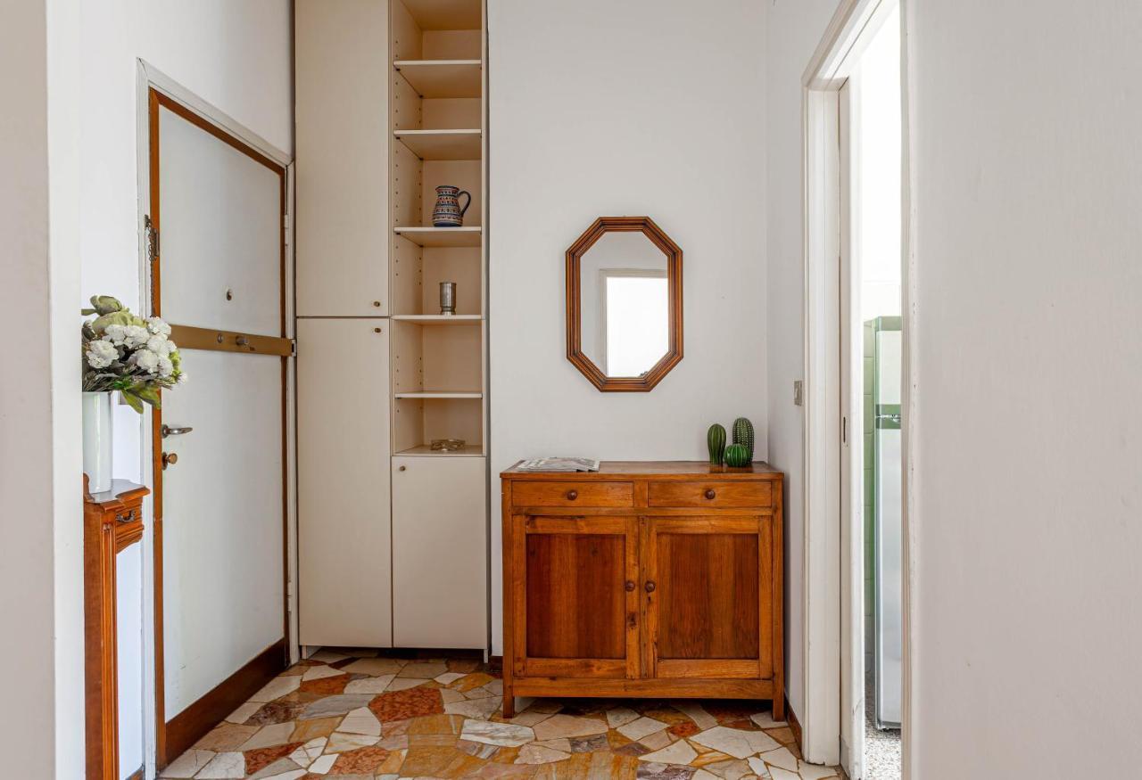 Apartamento Cozy Cityscape - Quartiere Ortica Milán Exterior foto